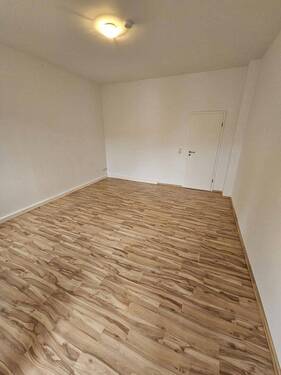 Zimmer 2.1 Tür zum Flur - 4 Zimmer Etagenwohnung in Zittau