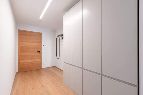 Flur - 2 Zimmer Etagenwohnung zum Kaufen in München