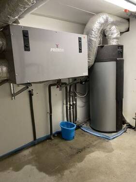 Heizungskeller mit Wärmepumpe - 