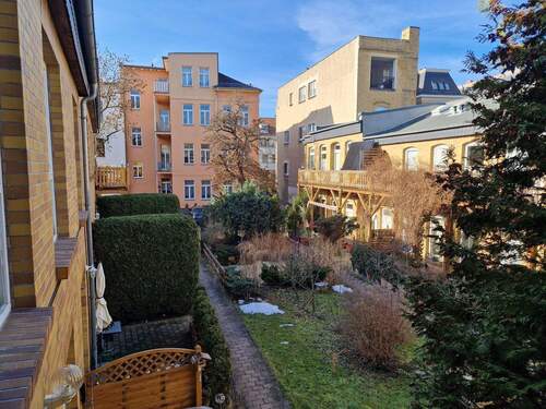 Hofansicht - 9 Zimmer Etagenwohnung zum Kaufen in Halle (Saale)