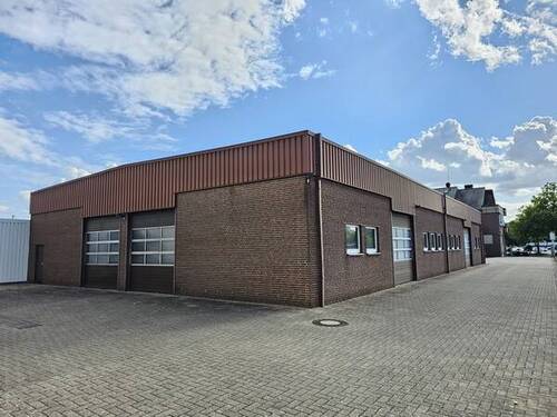 1.jpg - Gewerbeimmobilie mit Hallen- und Büroflächen