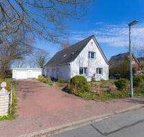 Idyllisch gelegenes Einfamilienhaus mit Einliegerwohnung und Wiesenblick in Wesseln