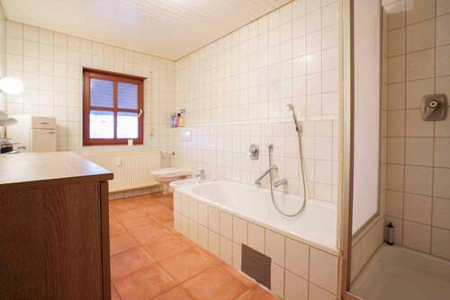 Bad - 3 Zimmer Etagenwohnung zum Kaufen in Sontheim a.d. Brenz