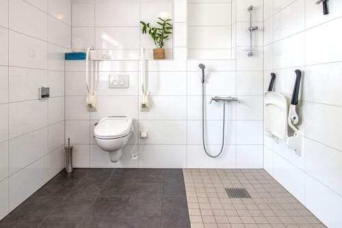 Bad 2: barrierefreies, rollstuhlgeeignetes Bad - 