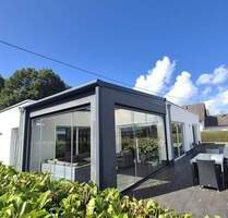 Modernste Technik und Energieeffizienz! (Rollstuhlgeeigneter) Bungalow, voll möbliert in Traumlage! - Morbach / Hunolstein