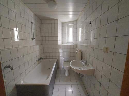 Bad - 3 Zimmer Etagenwohnung zur Miete in Gera