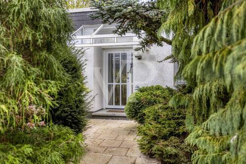 Hauseingang - Bungalow mit 117,20 m&sup2; in Köln zum Kaufen