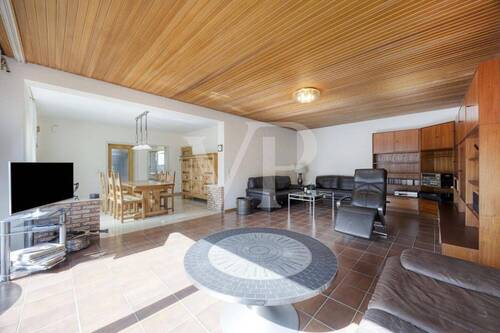 Wohnzimmer mit Blick ins Esszimmer - 