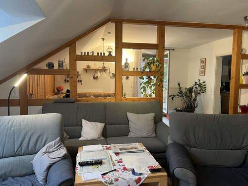 Wohnzimmer - 2 Zimmer Etagenwohnung in Großenseebach