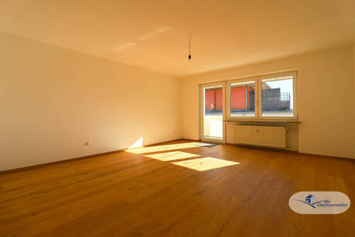 Wohnzimmer - 3 Zimmer Etagenwohnung zur Miete in Rosenheim