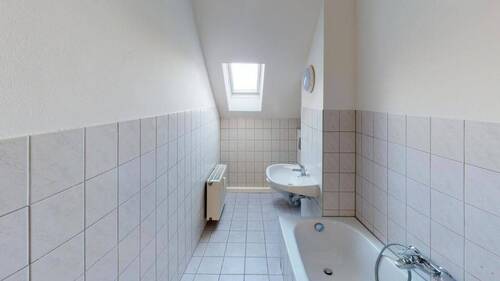 Bad Vergleichswohnung - 2 Zimmer Etagenwohnung in Chemnitz