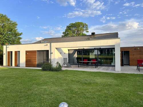 Hausansicht von hinten - 4 Zimmer Bungalow zum Kaufen in Basthorst