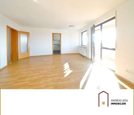 Bild 1 - Großzügige und sonnige 4-Zimmerwohnung mit 2 Balkonen und Panoramablick in zentraler Lage in Lauffen