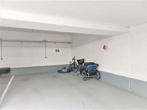 Tiefgaragenstellplatz 1 - 