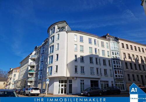 1.Hausansicht - Charlottenviertel: Vermietete 2-Zimmer-Eigentumswohnung in zentrumsnaher Lage mit Aufzug in Halle Saale