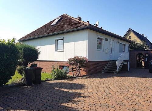 Ansicht von Osten - Hessisch OldendorfHaddessen - Einfamilienhaus (OKAL-Fertighaus) in Feldrandlage - für den Käufer provisionsfrei!