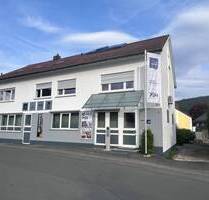 10 - Jahres Mietvertrag! Sicheres Investment! TOP Wohn- und Geschäftshaus in Kronach Neuses - Kronach / Neuses