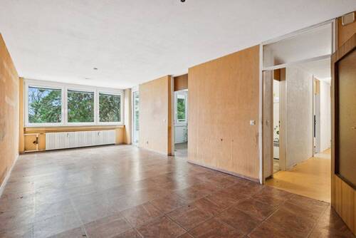 Wohnzimmer - 3 Zimmer Etagenwohnung zum Kaufen in Unterhaching