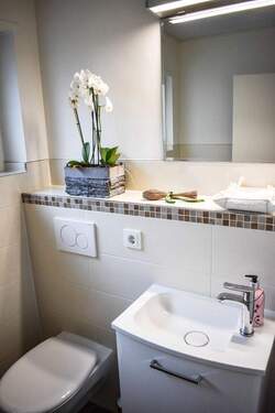 Modernisiertes Gäste-WC - 