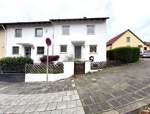 Beispielmöglichkeit - 7 Zimmer Reihenendhaus zum Kaufen in Zirndorf