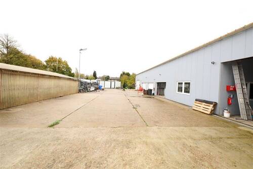 Halle mit Grundstück - Halle zum Kaufen in Krefeld