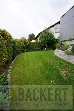 Vorderer Gartenbereich - 