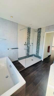 Badezimmer Bild 2.jpg - 