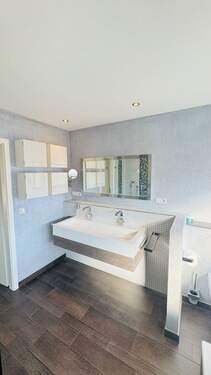 Badezimmer Bild 3.jpg - 
