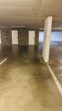 Tiefgaragenstellplatz mit Abstellraum.jpg - Etagenwohnung mit 134,00 m&sup2; in Euskirchen zum Kaufen
