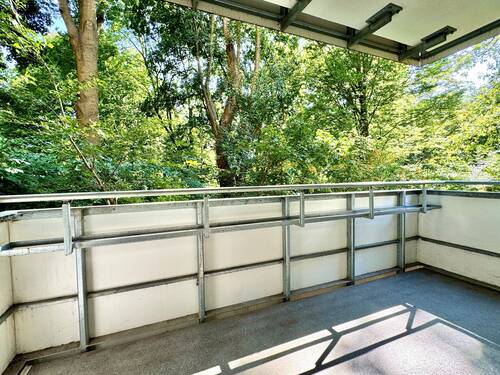 Balkon mit Blick ins Grüne - 3 Zimmer Etagenwohnung in Hannover