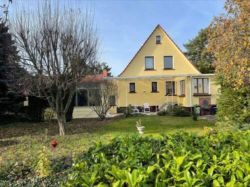 Rückseite des Hauses - 7 Zimmer Einfamilienhaus zum Kaufen in Dietzenbach