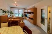 Wohnzimmer Ansicht 01 - 4 Zimmer Etagenwohnung zum Kaufen in Dresden