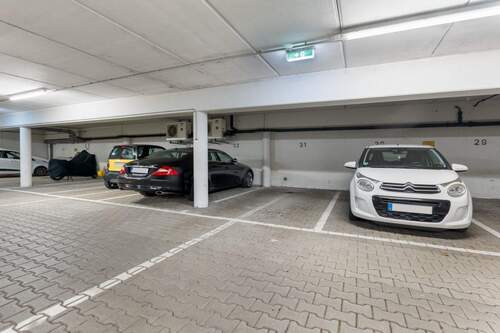 Tiefgaragenstellplatz - 
