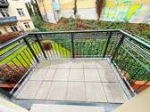 schöner Balkon zum Hof - 