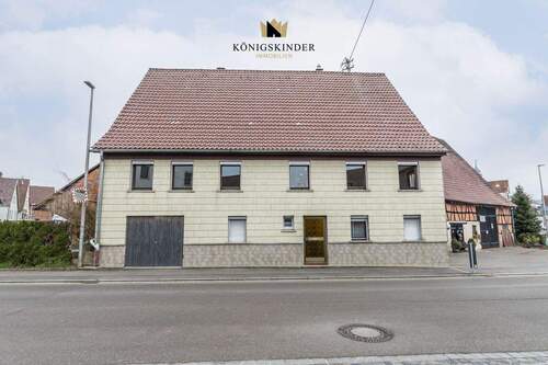 Außenansicht - 6 Zimmer Etagenwohnung zur Miete in Backnang / Heiningen