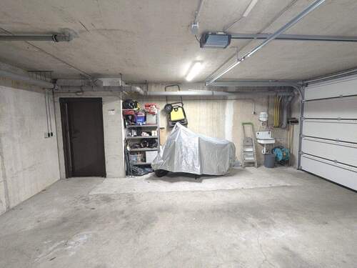 Tiefgaragen-Stellplatz - 