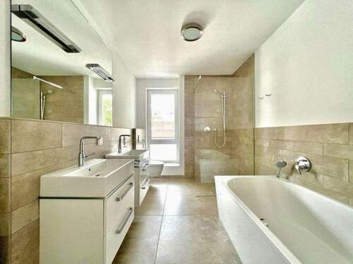 Dusch- und Wannenbad - 