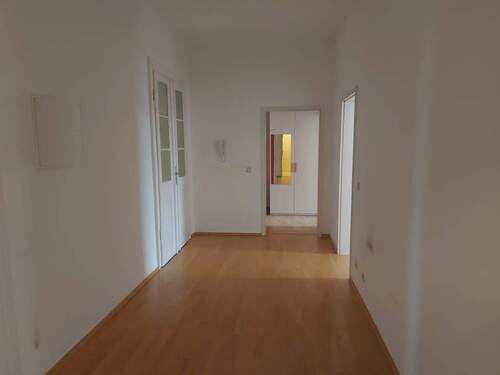 Flur - 4 Zimmer Etagenwohnung zur Miete in Gera