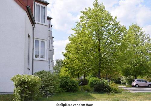 Stellplätze vor dem Haus - 