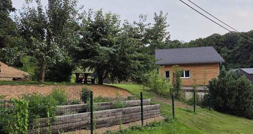 Garten mit 2x8m Hochbeet - 3 Zimmer Einfamilienhaus zum Kaufen in Geithain