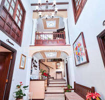 Die Perle zur Investition - Authentisch kanarisches Hotel mit wertvollen Holzelementen auf Teneriffa