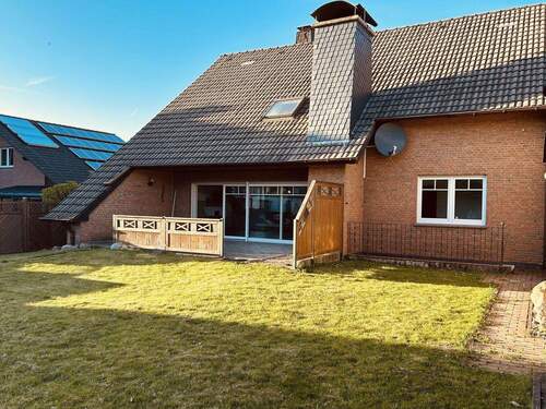 Blick vom Garten - 7 Zimmer Mehrfamilienhaus, Wohnhaus in Fröndenberg