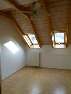 Schlafzimmer - 3 Zimmer Mehrfamilienhaus, Wohnhaus zum Kaufen in Straßkirchen