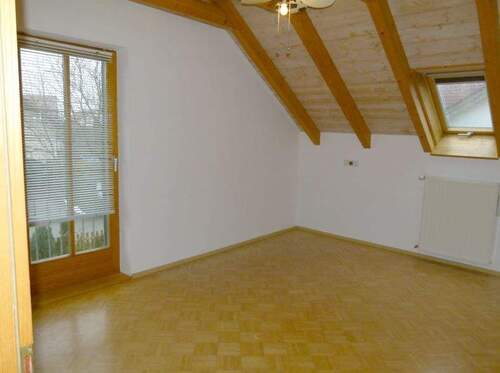 Schlafzimmer - 3 Zimmer Mehrfamilienhaus, Wohnhaus in Straßkirchen