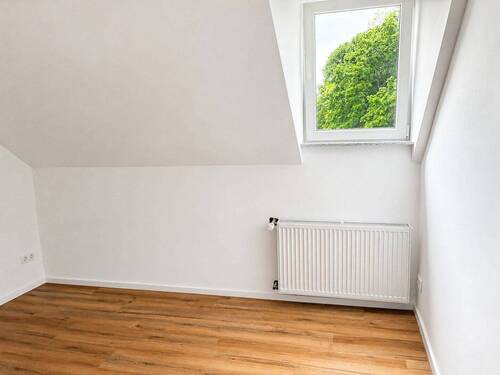 Beispielaufnahme - Großzügig sanierte 2 Zimmer Wohnung mit großer Wohnküche und Gartenblick