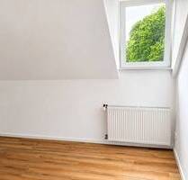 Großzügig sanierte 2 Zimmer Wohnung mit großer Wohnküche und Gartenblick - Oberhausen Alstaden-Ost