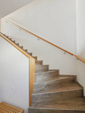 Treppe (3-Raum-Maisonettewohnung, Haus Nr. 5) - 