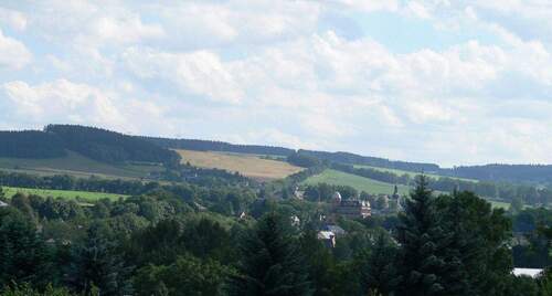 Blick vom OG zum Stadtzentrum - Mehrfamilienhaus, Wohnhaus mit 134,00 m² in Zwönitz zum Kaufen