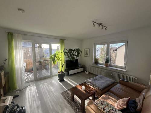 Wohnzimmer - 2 Zimmer Etagenwohnung in Böblingen