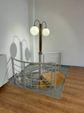 Treppe mit Geländer - 